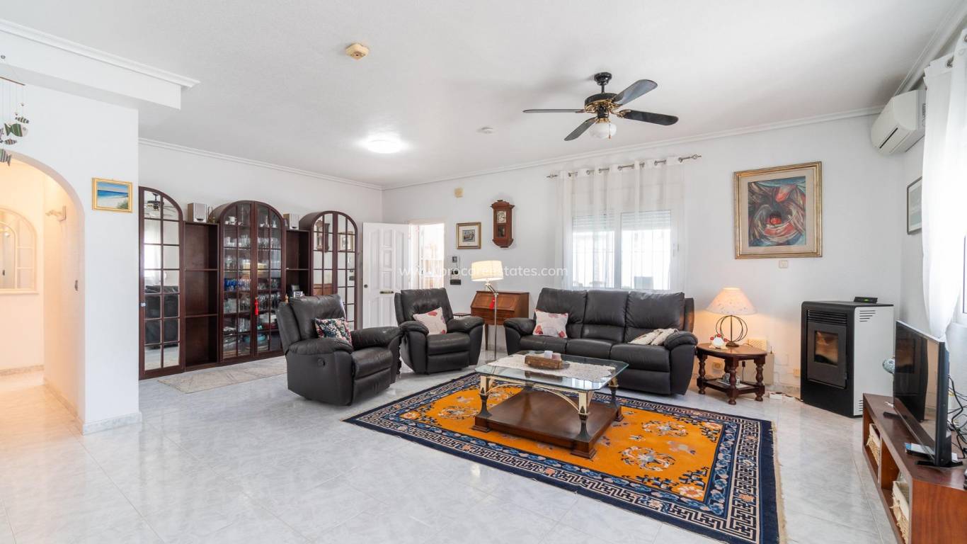 Resale - Villa - Orihuela Costa - La Zenia