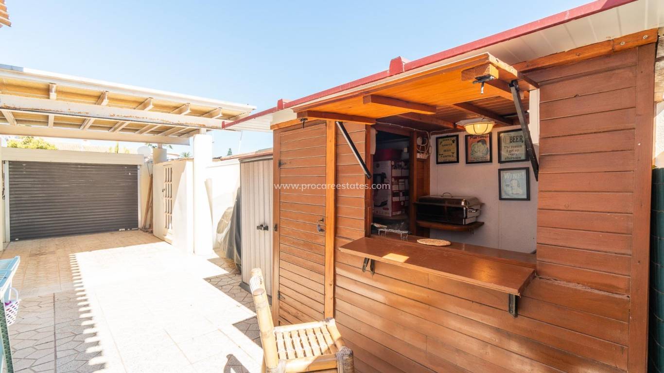 Resale - Villa - Orihuela Costa - La Zenia