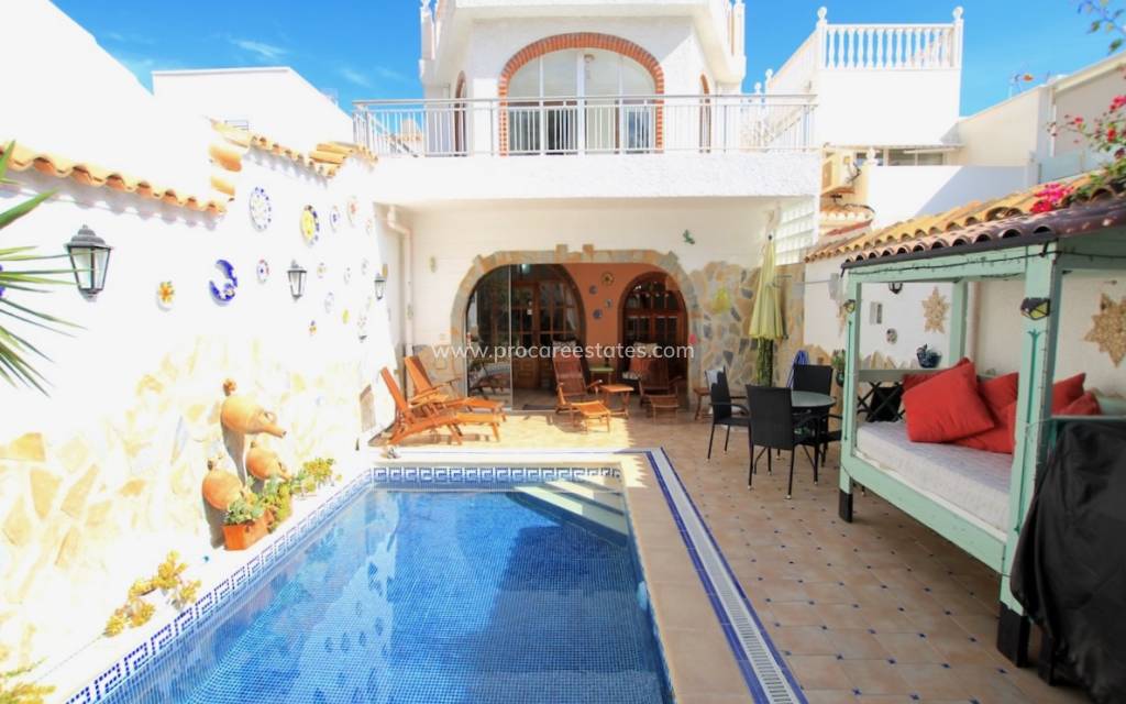 Resale - Villa - Orihuela Costa - La Zenia