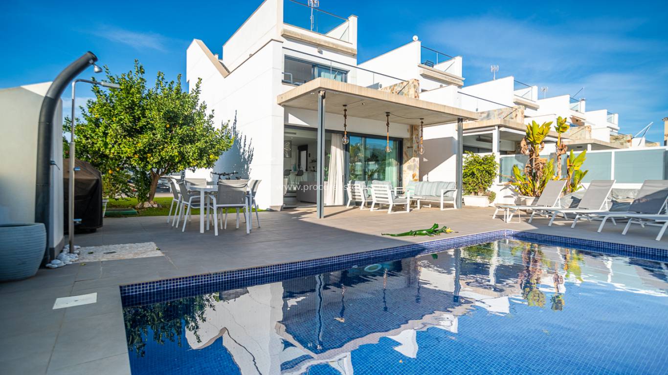 Resale - Villa - Orihuela Costa - Lomas de Cabo Roig