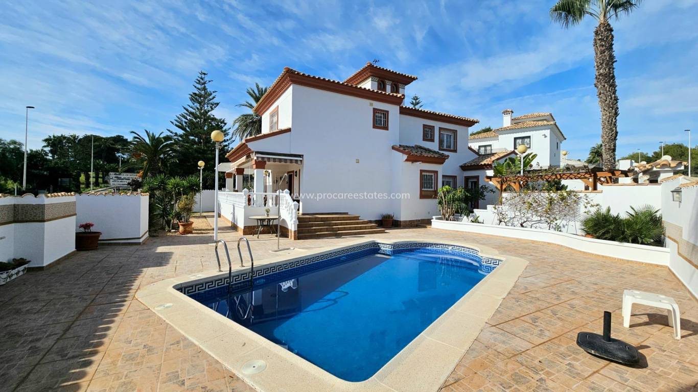 Resale - Villa - Orihuela Costa - Lomas de Campoamor-Las Ramblas