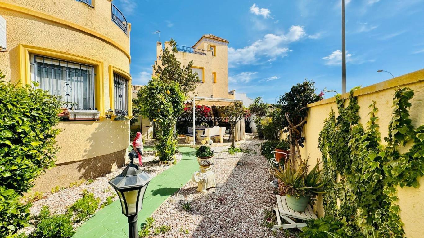 Resale - Villa - Orihuela Costa - Los Almendros-La Florida