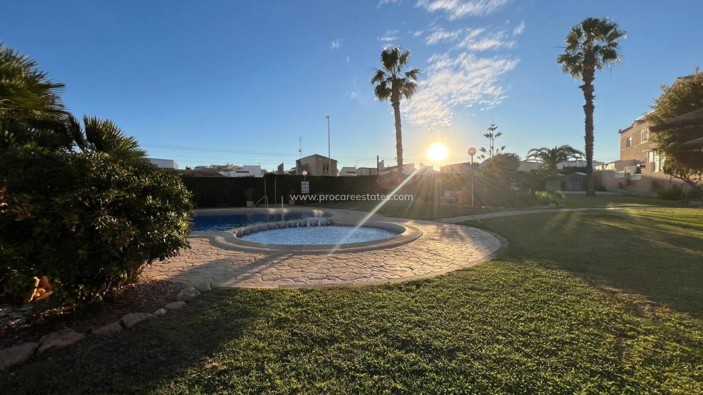 Resale - Villa - Orihuela Costa - Los Almendros-La Florida