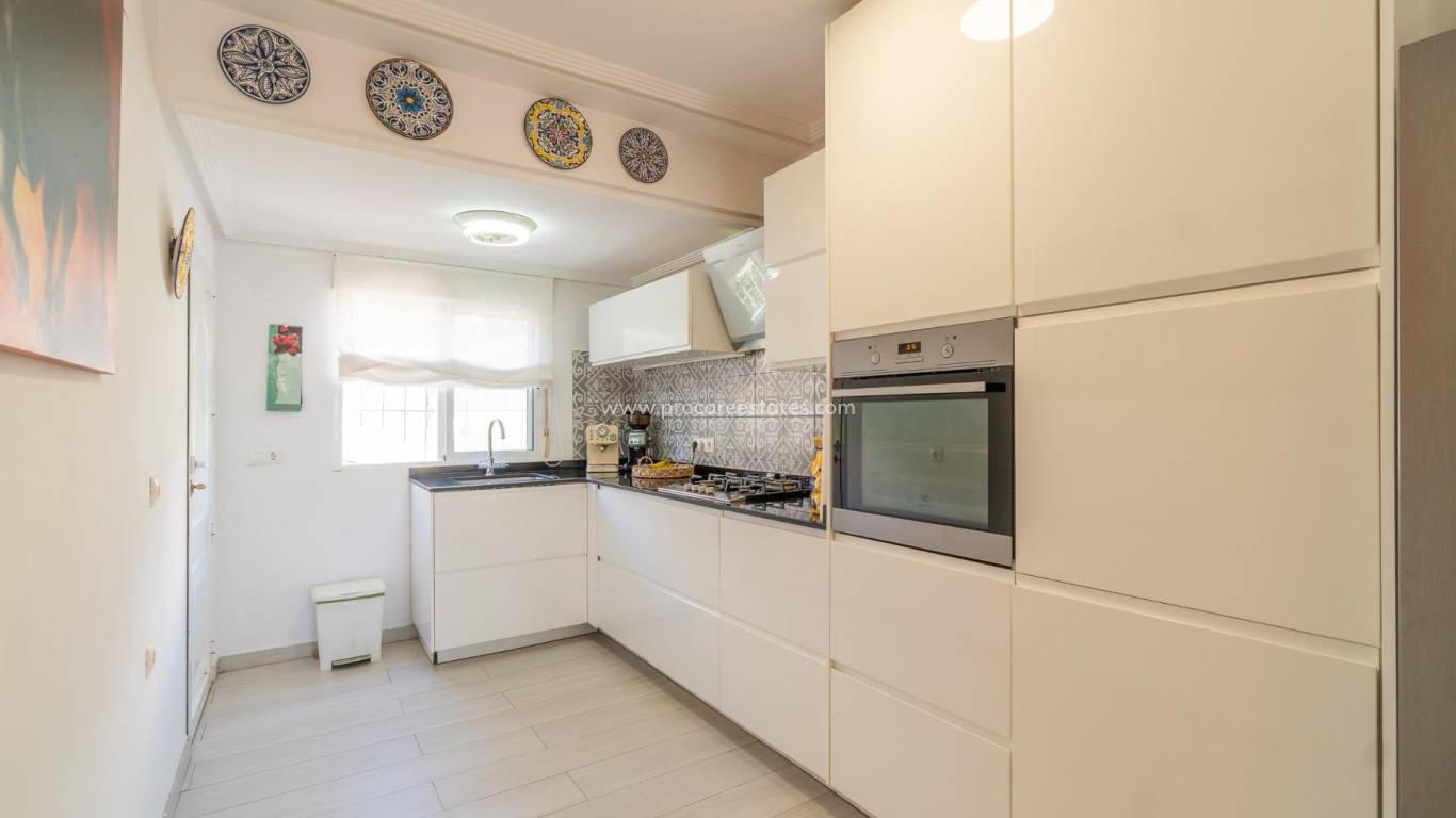 Resale - Villa - Orihuela Costa - Los Balcones