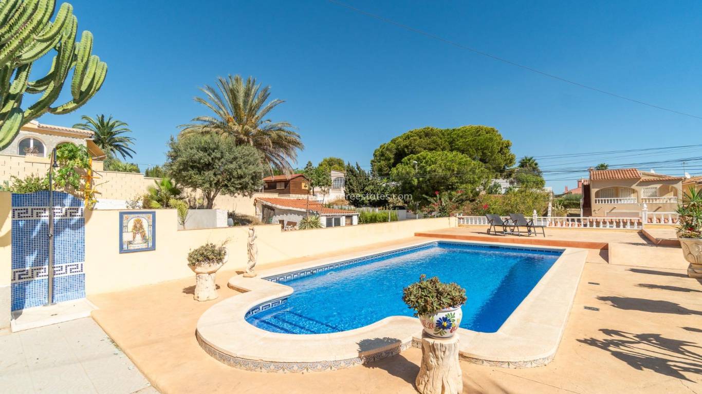 Resale - Villa - Orihuela Costa - Los Balcones