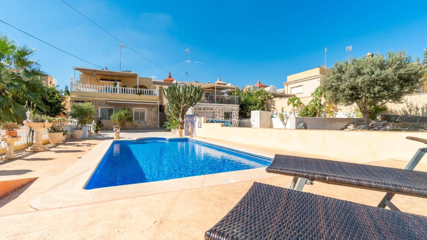 Resale - Villa - Orihuela Costa - Los Balcones