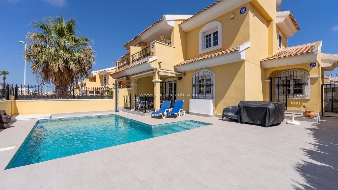 Resale - Villa - Orihuela Costa - LOS DOLSES