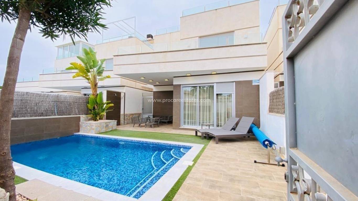 Resale - Villa - Orihuela Costa - Montezenia