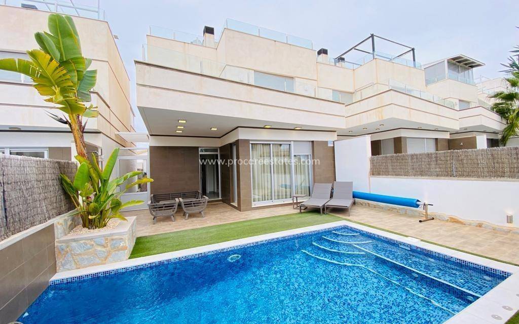 Resale - Villa - Orihuela Costa - Montezenia