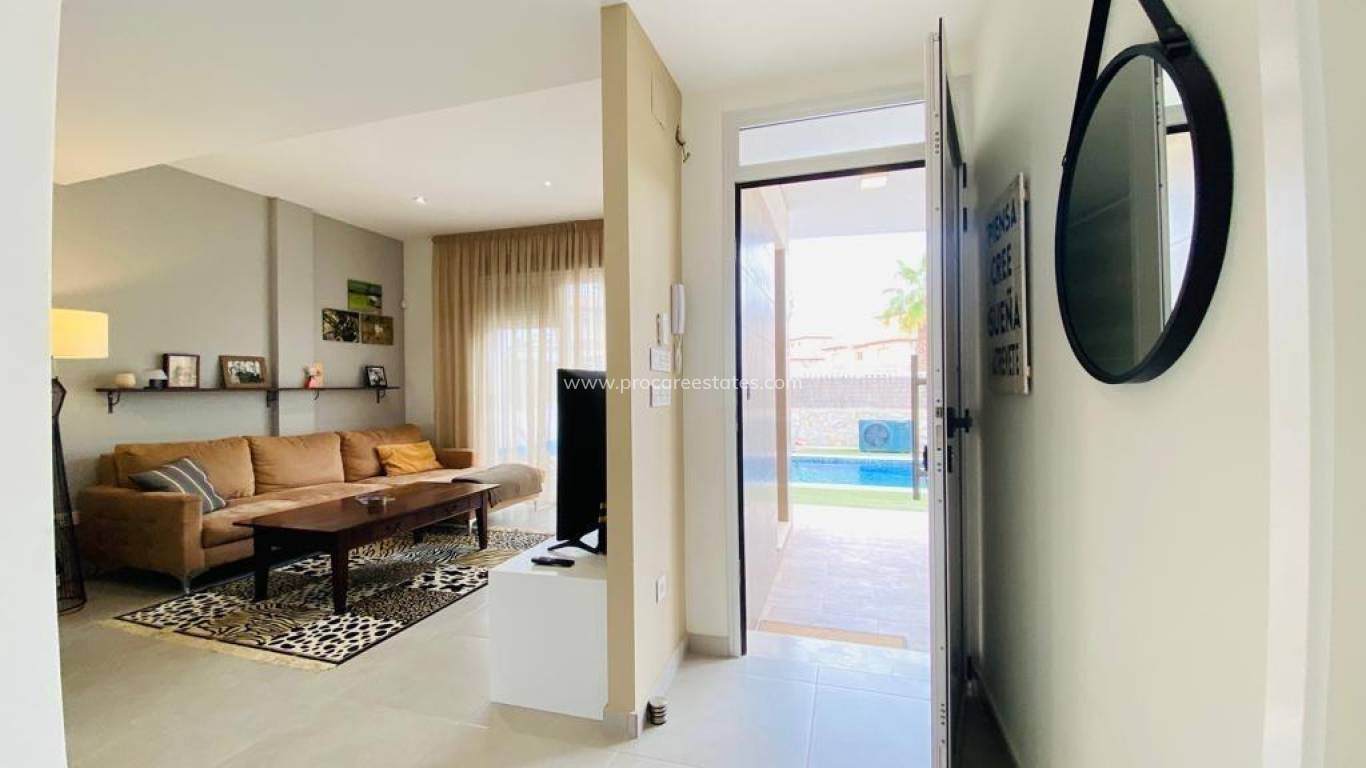 Resale - Villa - Orihuela Costa - Montezenia