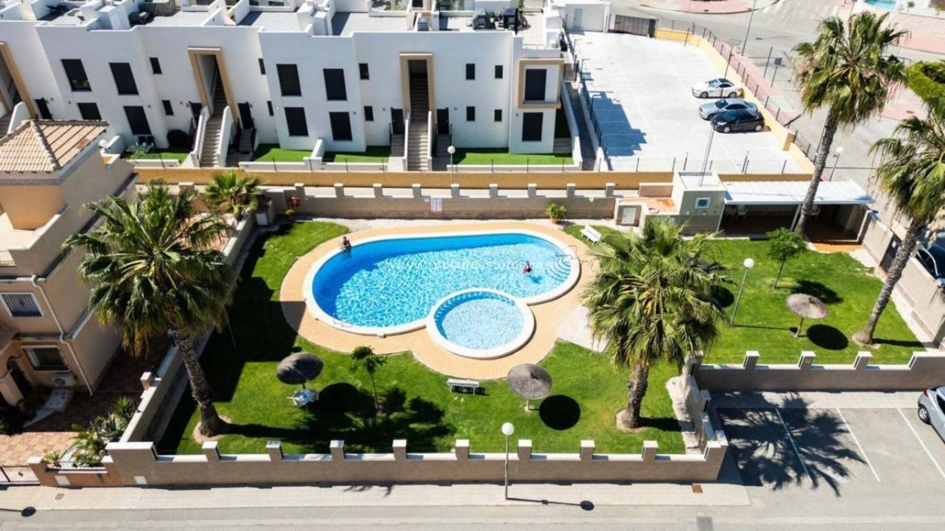 Resale - Villa - Orihuela Costa - Montezenia