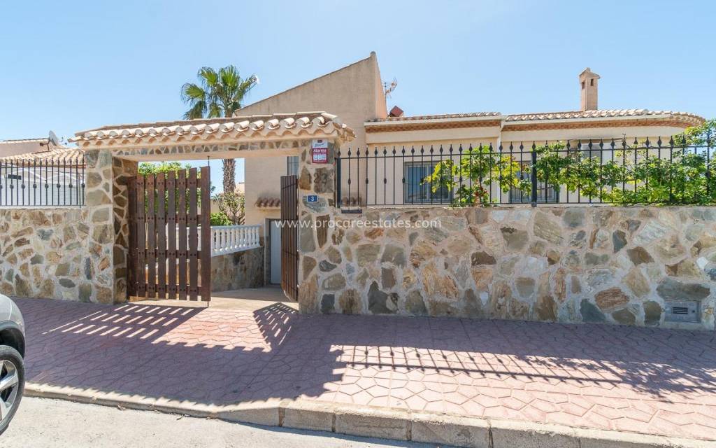 Resale - Villa - Orihuela Costa - Playa Flamenca