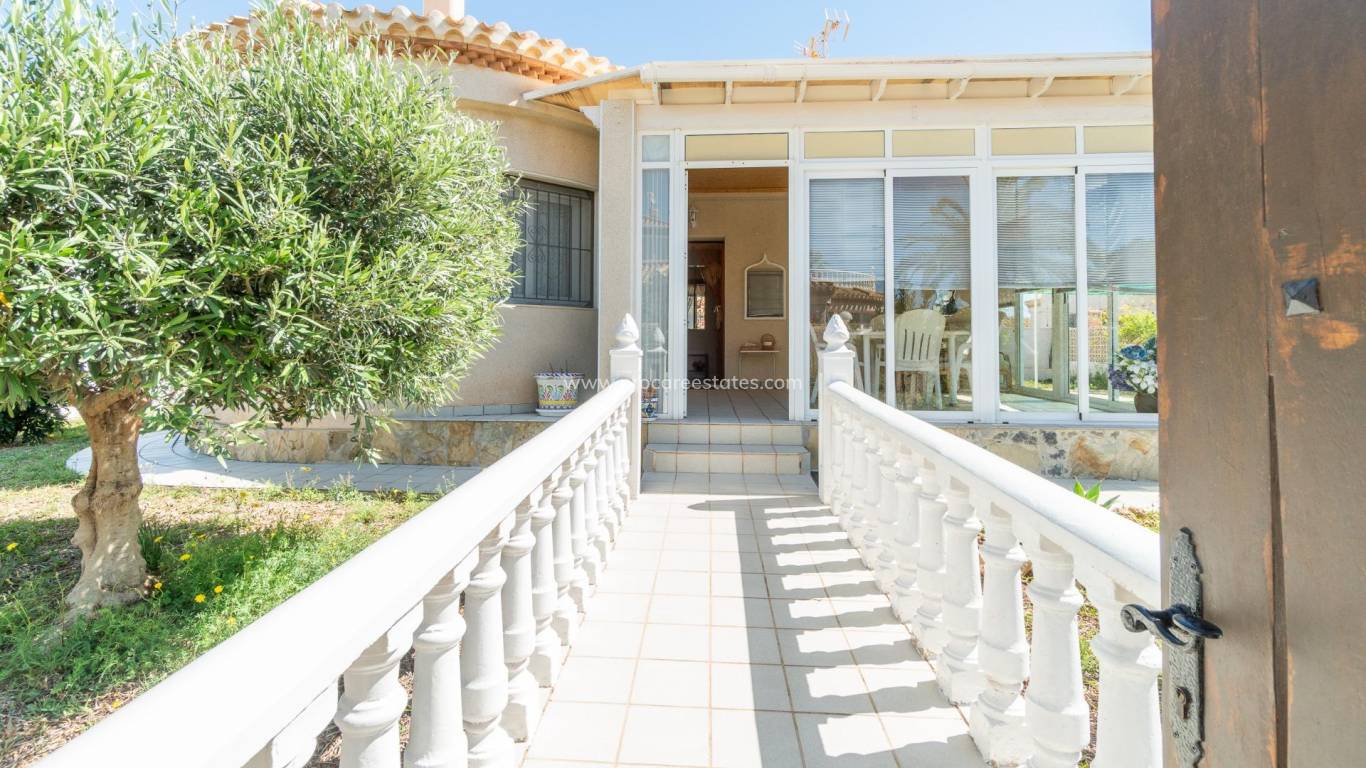 Resale - Villa - Orihuela Costa - Playa Flamenca