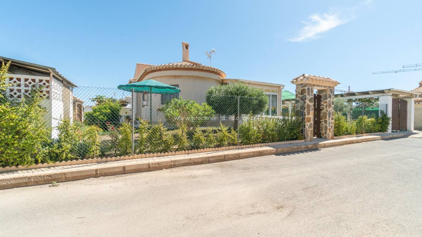 Resale - Villa - Orihuela Costa - Playa Flamenca