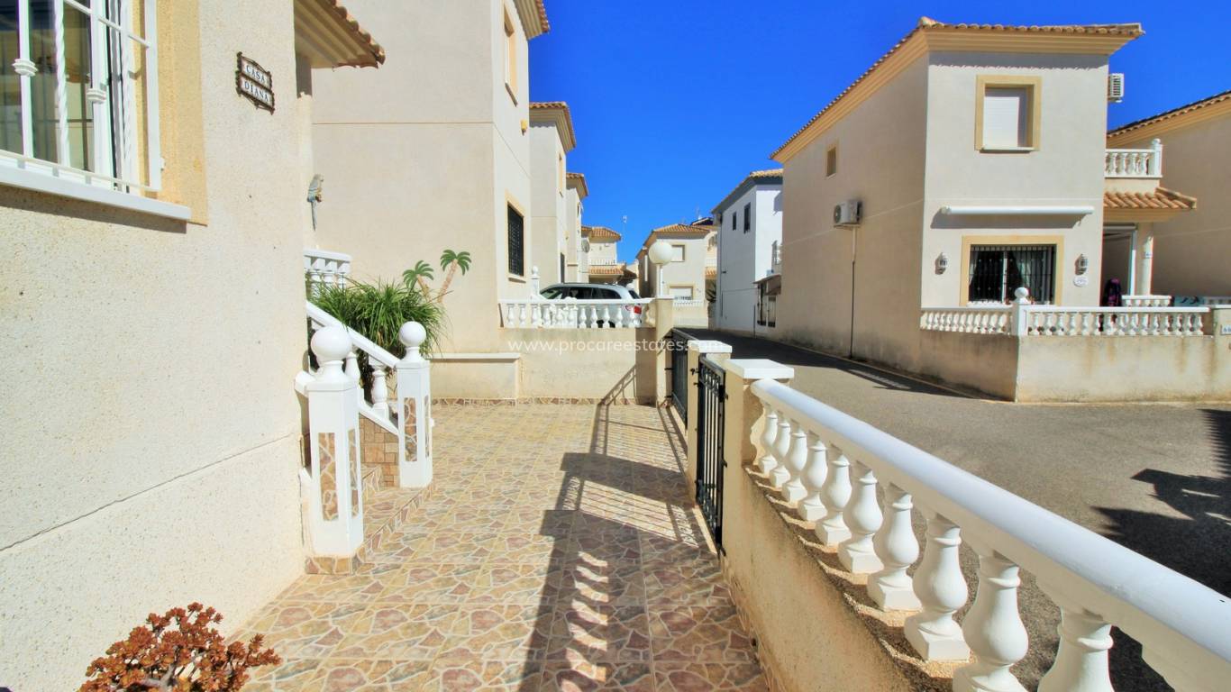 Resale - Villa - Orihuela Costa - Playa Flamenca