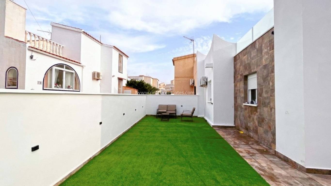 Resale - Villa - Orihuela Costa - Playa Flamenca