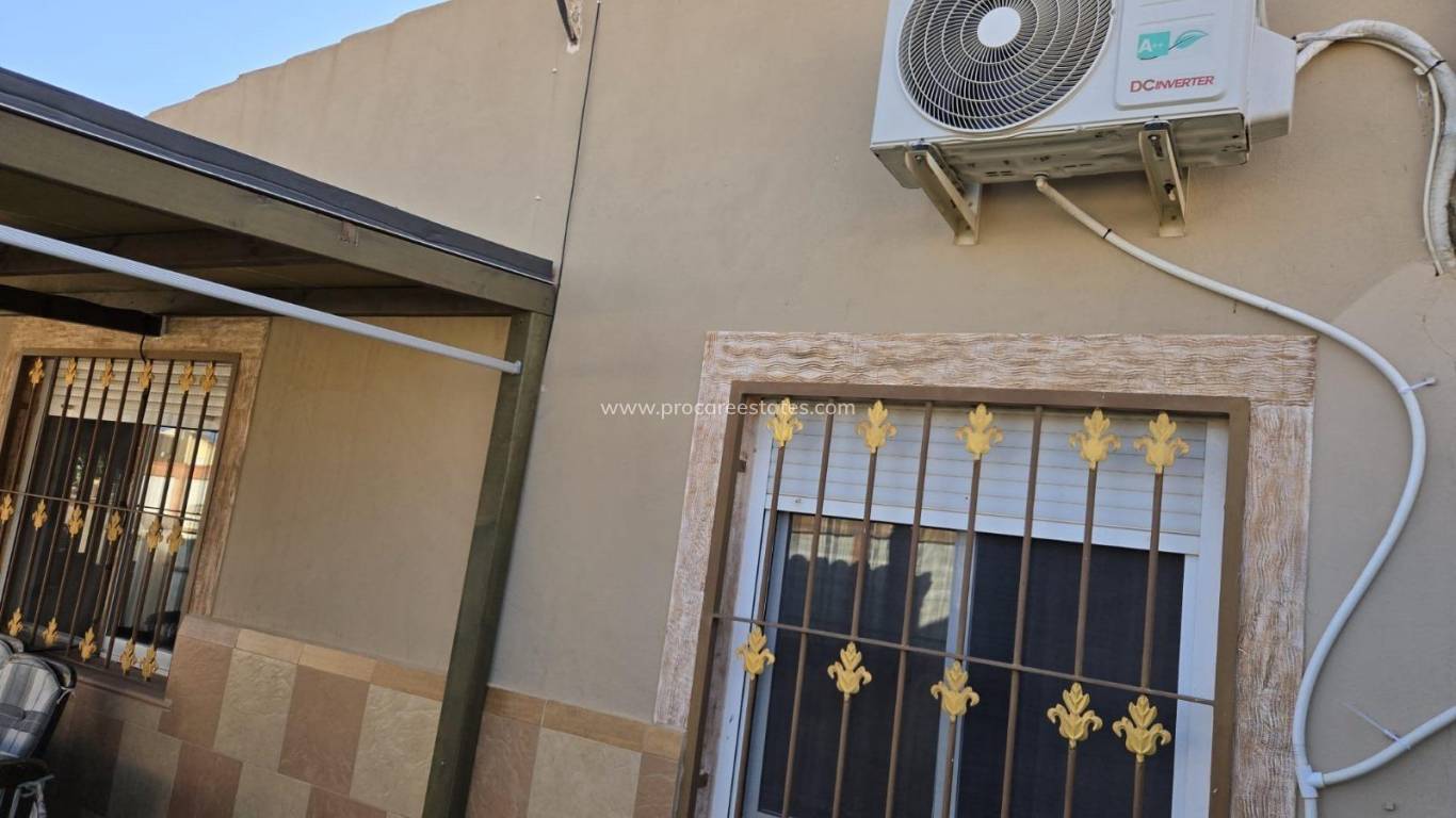 Resale - Villa - Orihuela Costa - Playa Flamenca