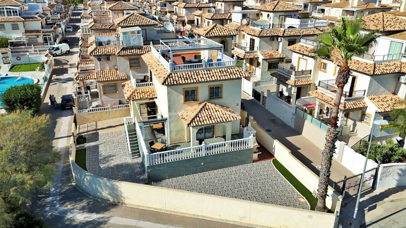 Resale - Villa - Orihuela Costa - Playa Flamenca