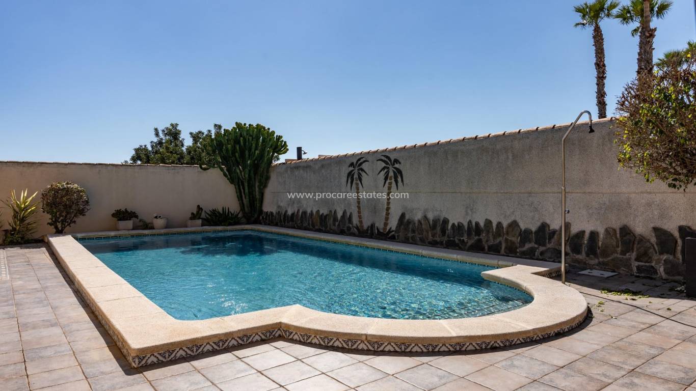 Resale - Villa - Orihuela Costa - Playa Flamenca