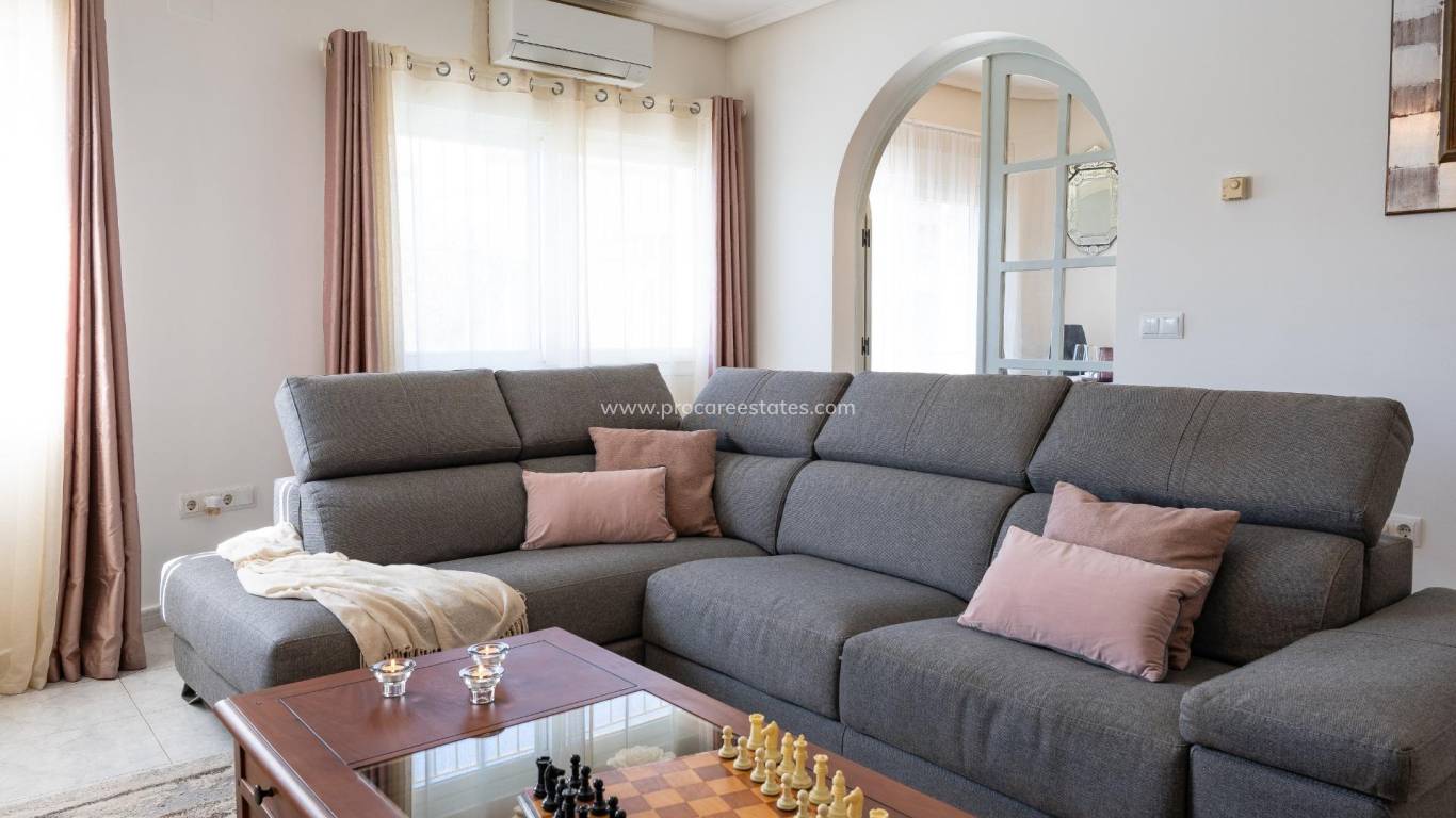 Resale - Villa - Orihuela Costa - Playa Flamenca