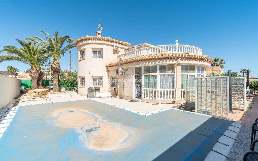 Resale - Villa - Orihuela Costa - Playa Flamenca