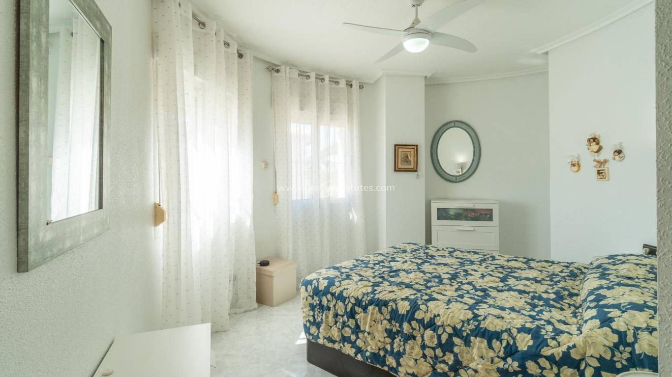 Resale - Villa - Orihuela Costa - Playa Flamenca