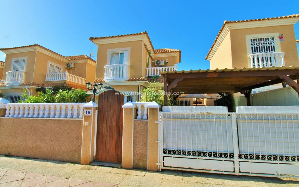 Resale - Villa - Orihuela Costa - Playa Flamenca