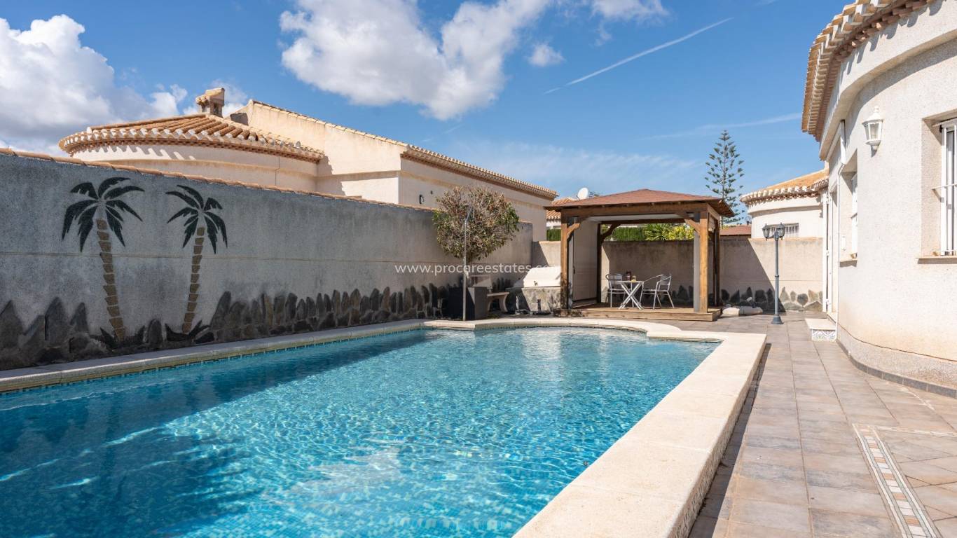 Resale - Villa - Orihuela Costa - Playa Flamenca