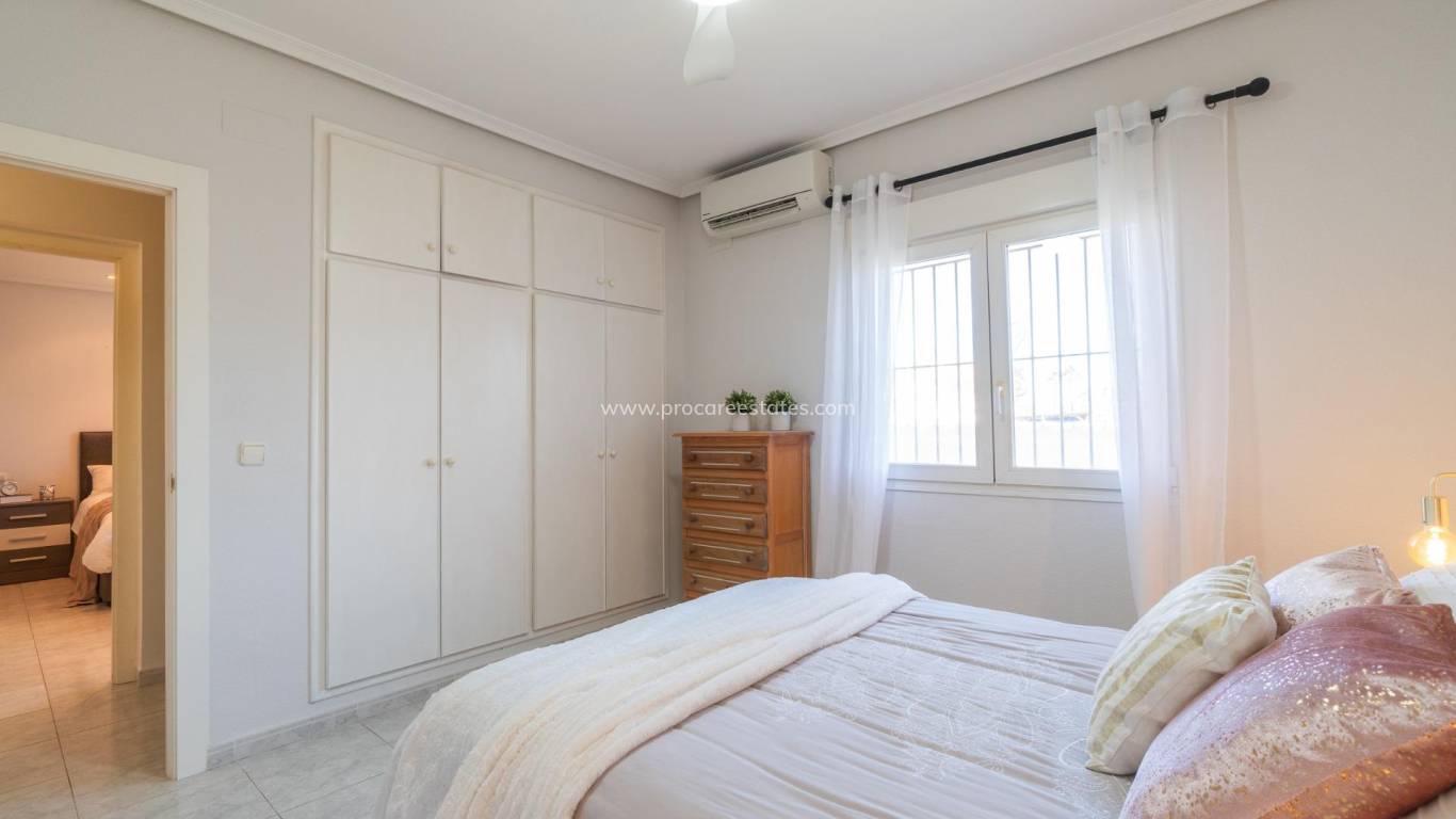 Resale - Villa - Orihuela Costa - Playa Flamenca