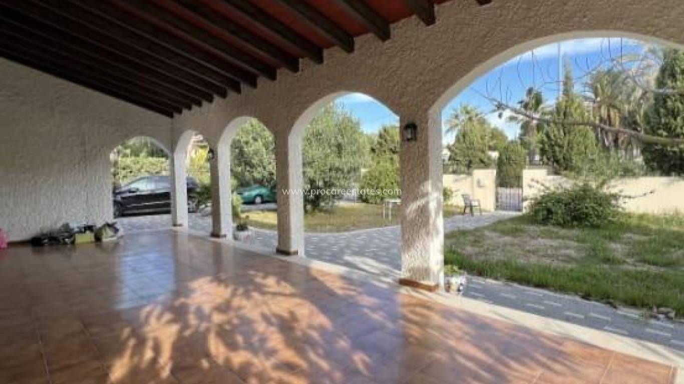 Resale - Villa - Orihuela Costa - Punta Prima