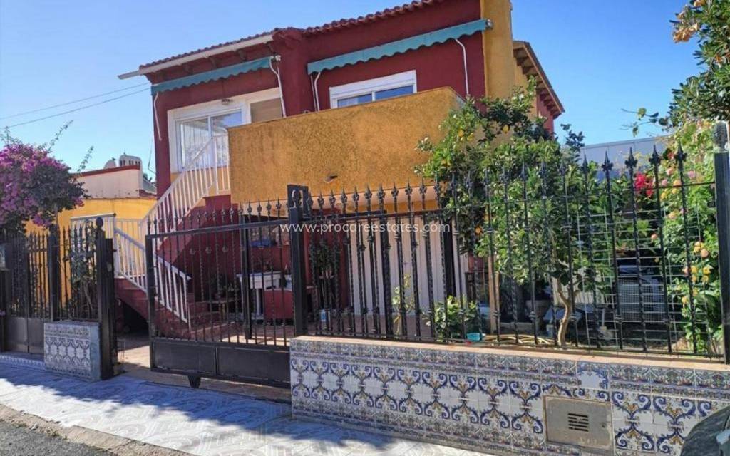 Resale - Villa - Orihuela Costa - Punta Prima