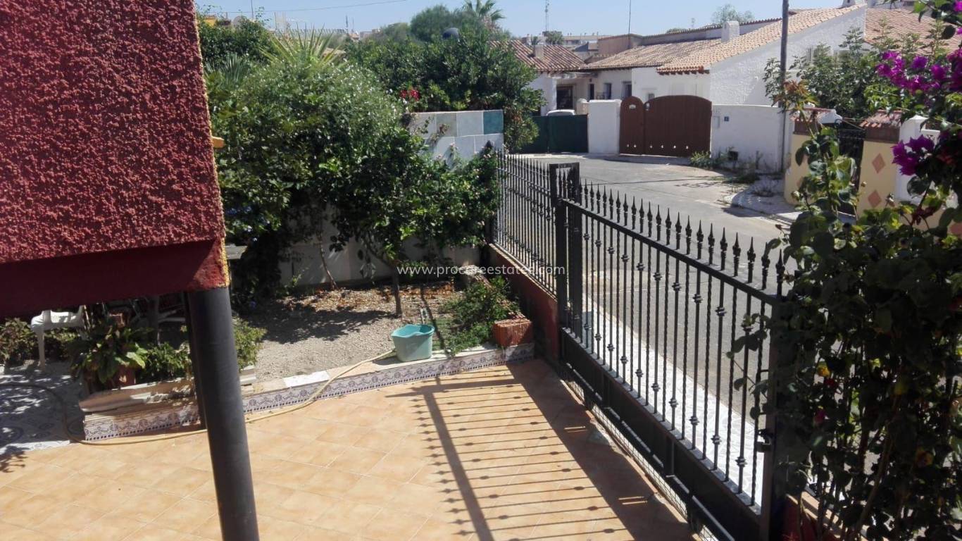 Resale - Villa - Orihuela Costa - Punta Prima