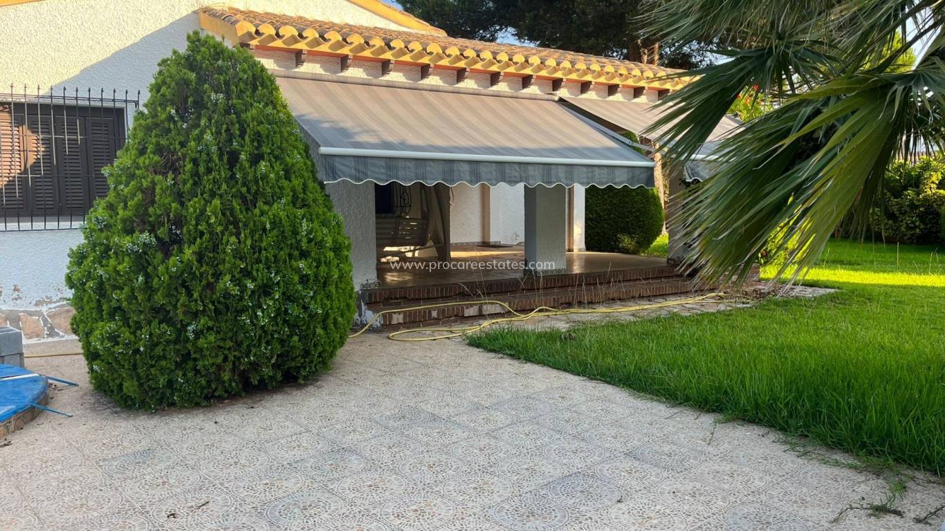 Resale - Villa - Orihuela Costa - Punta Prima