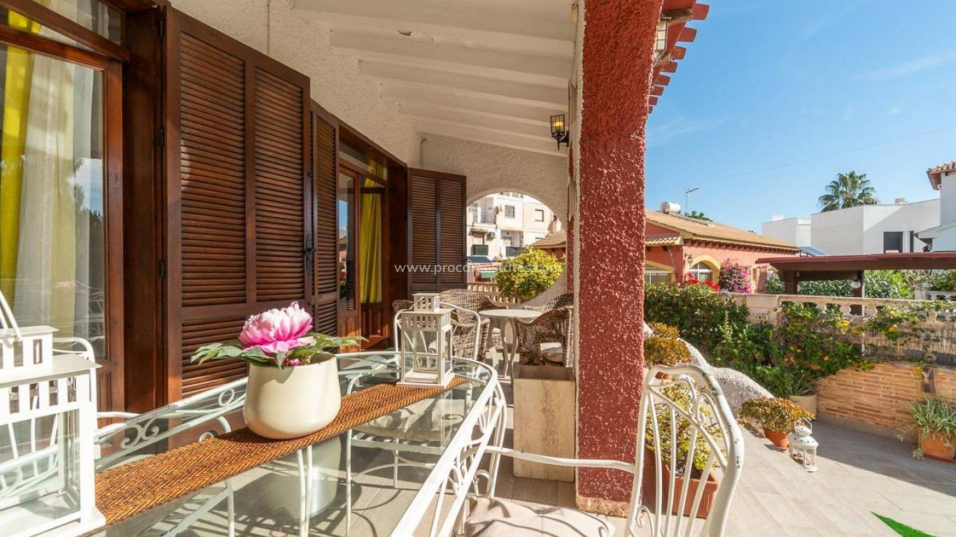 Resale - Villa - Orihuela Costa - Punta Prima