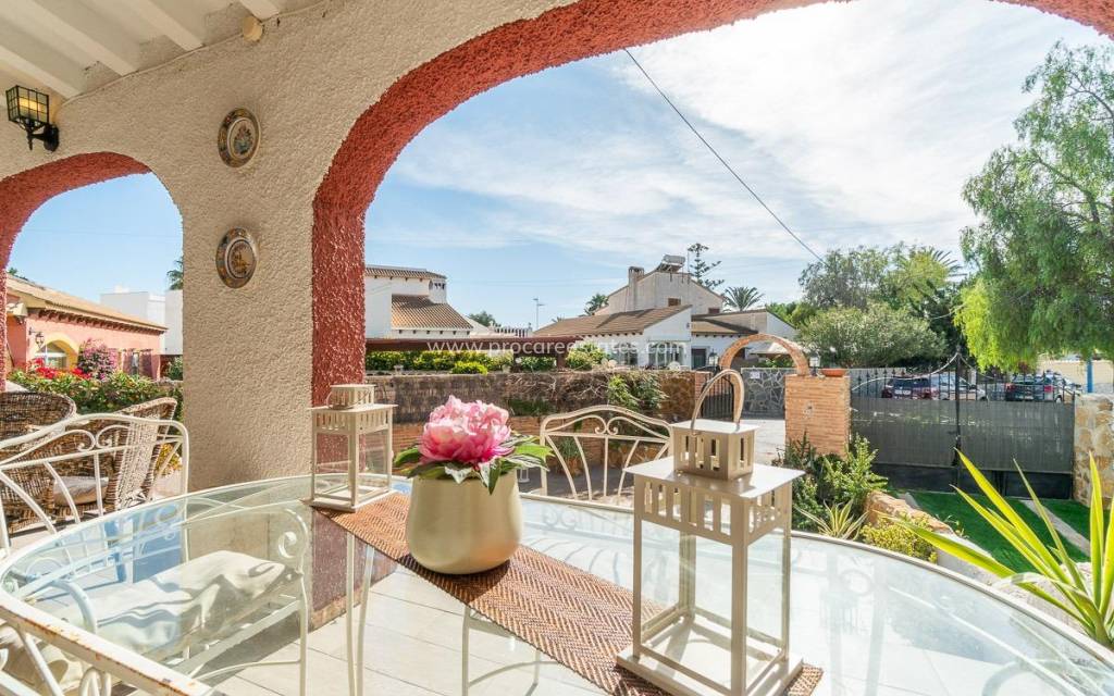 Resale - Villa - Orihuela Costa - Punta Prima