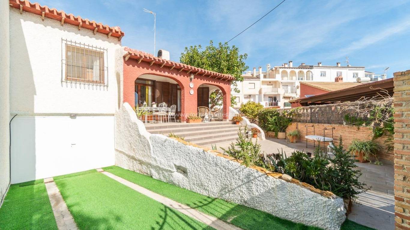 Resale - Villa - Orihuela Costa - Punta Prima