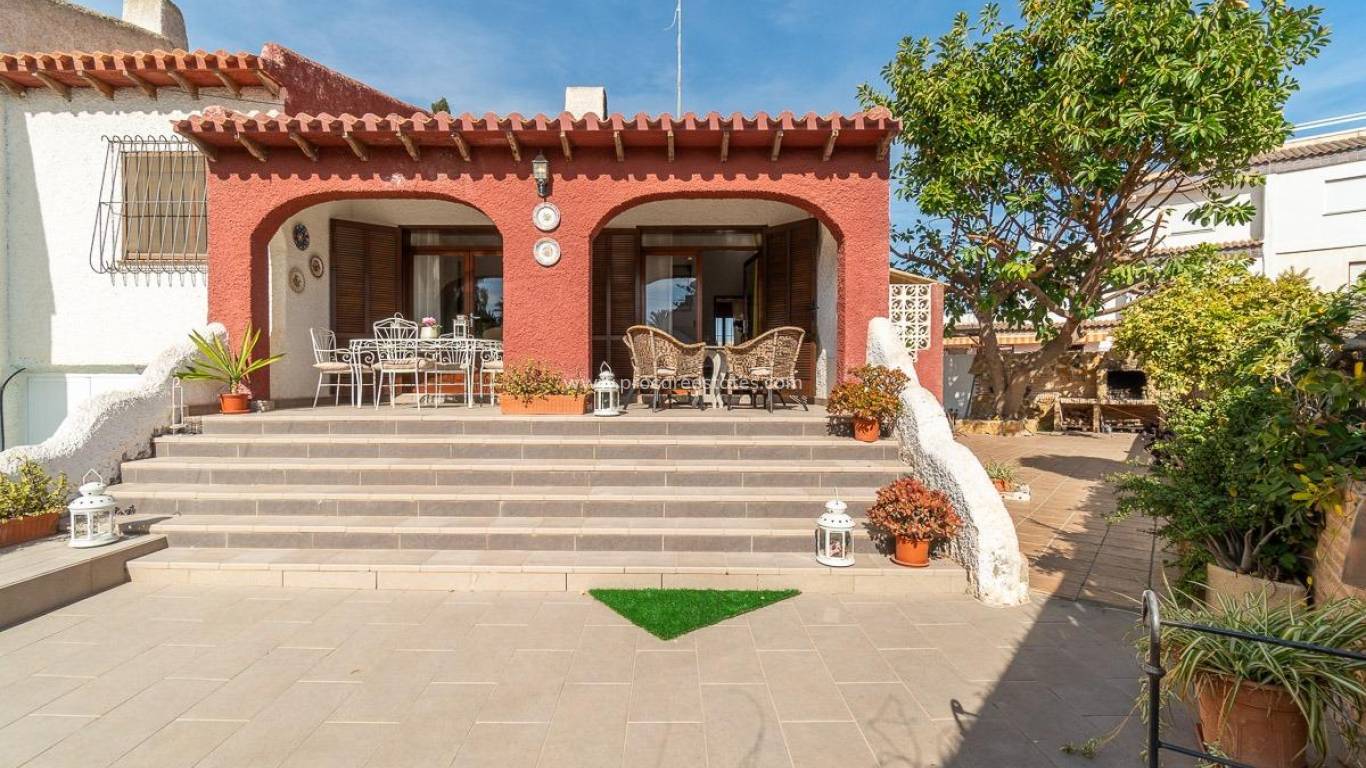 Resale - Villa - Orihuela Costa - Punta Prima