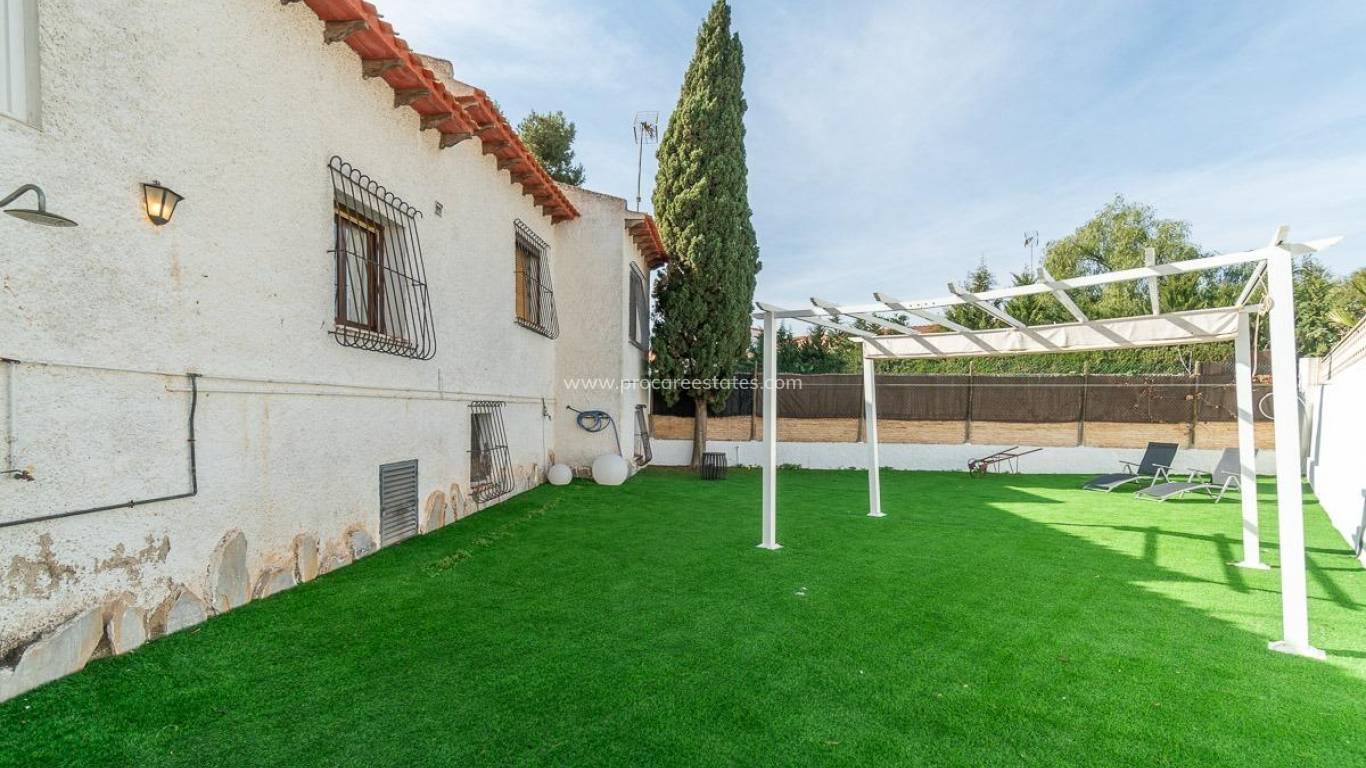 Resale - Villa - Orihuela Costa - Punta Prima