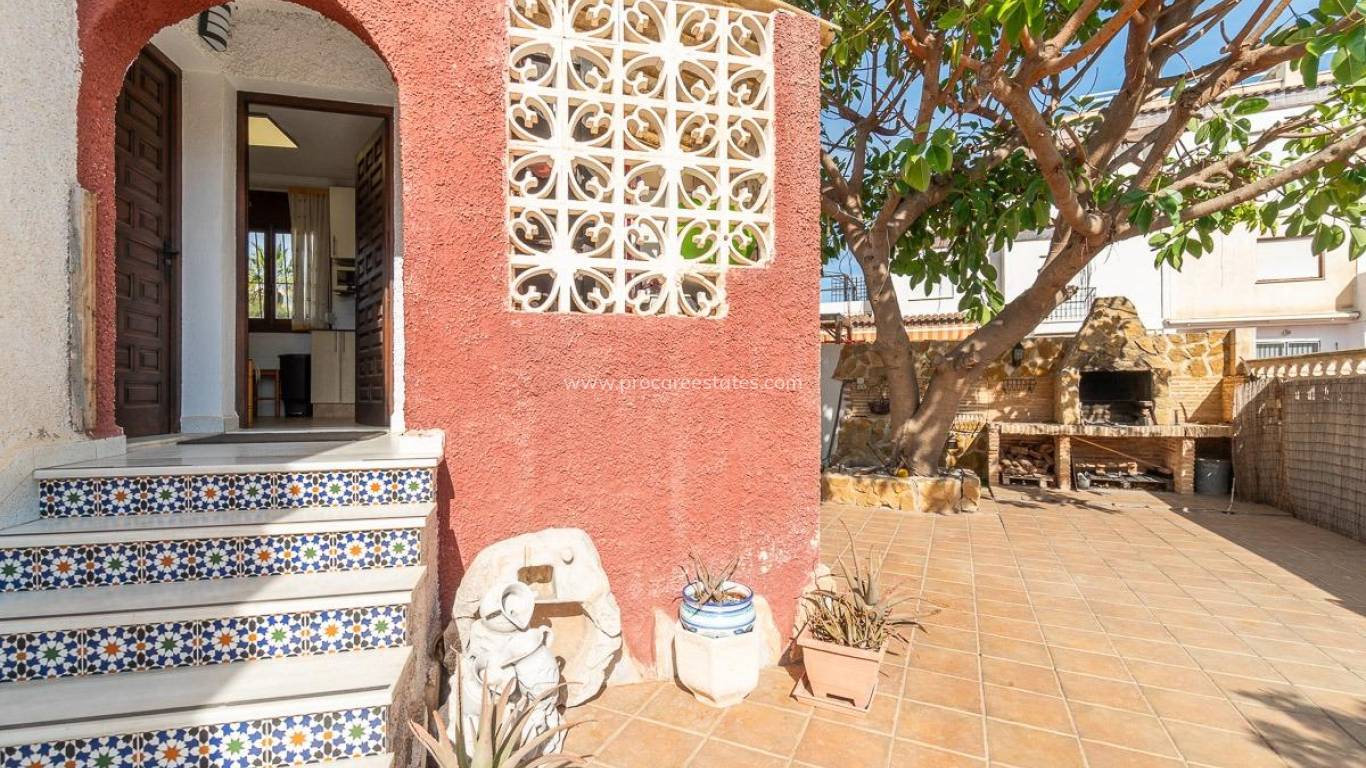 Resale - Villa - Orihuela Costa - Punta Prima