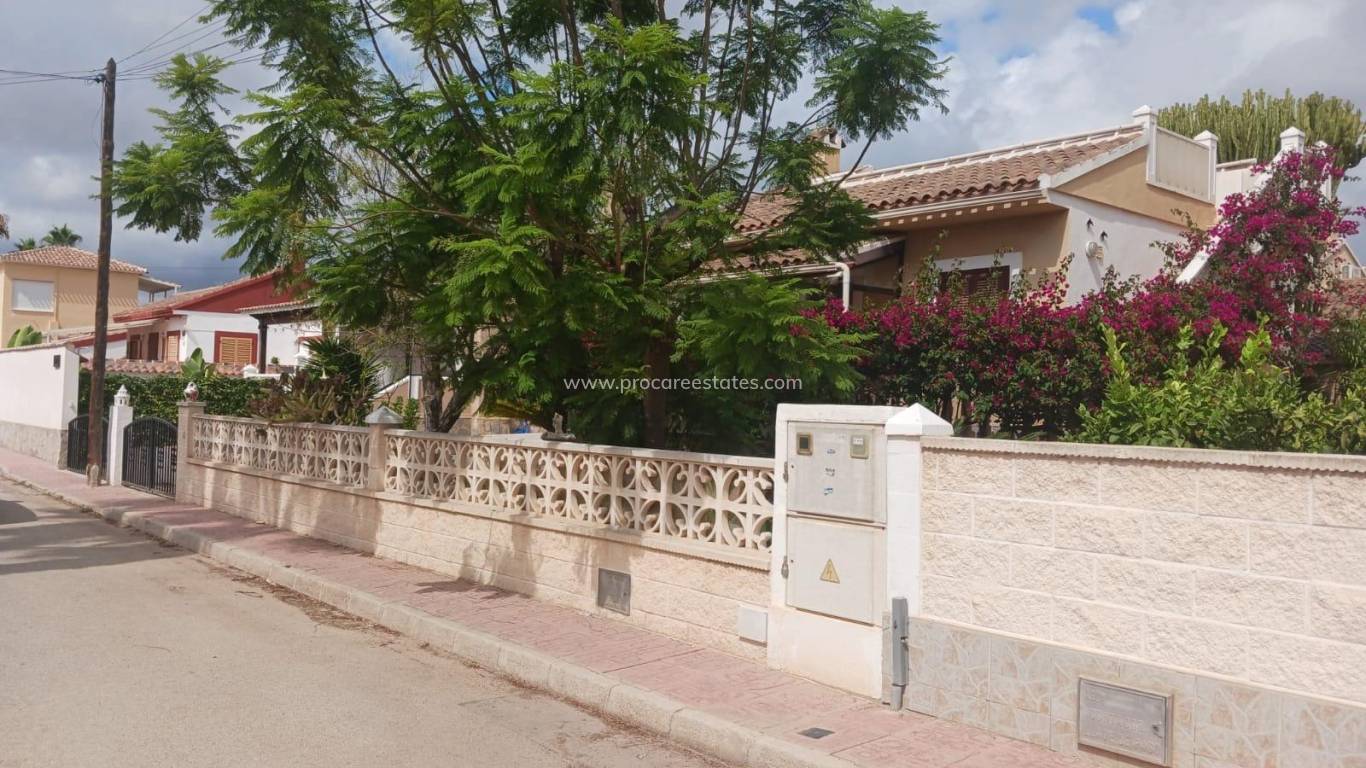 Resale - Villa - Orihuela Costa - Punta Prima