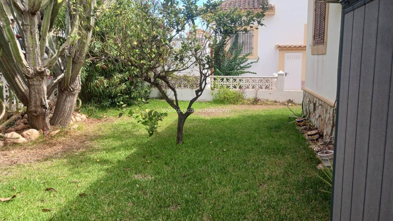 Resale - Villa - Orihuela Costa - Punta Prima