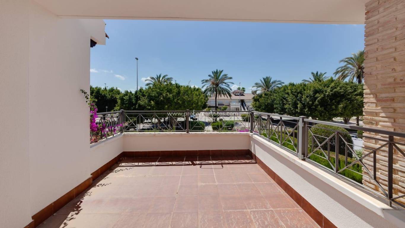 Resale - Villa - Orihuela Costa - Punta Prima