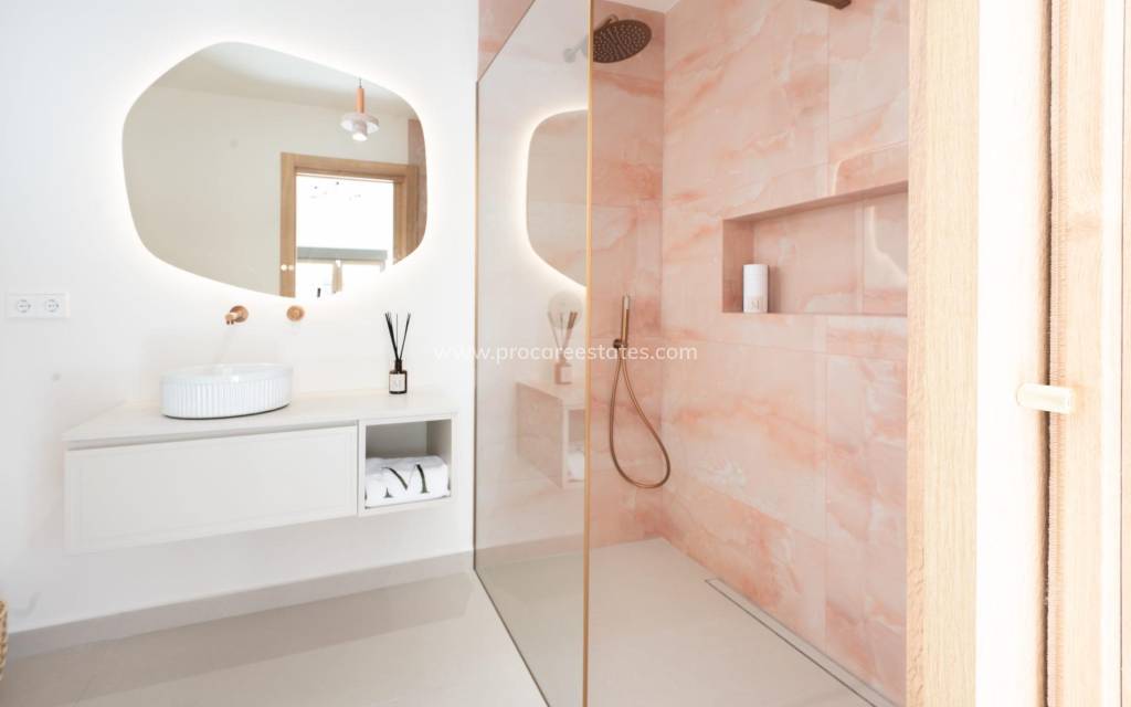 Resale - Villa - Orihuela Costa - Punta Prima