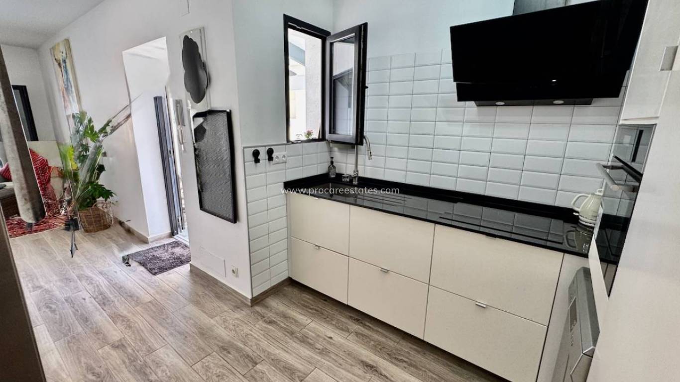 Resale - Villa - Orihuela Costa - Punta Prima