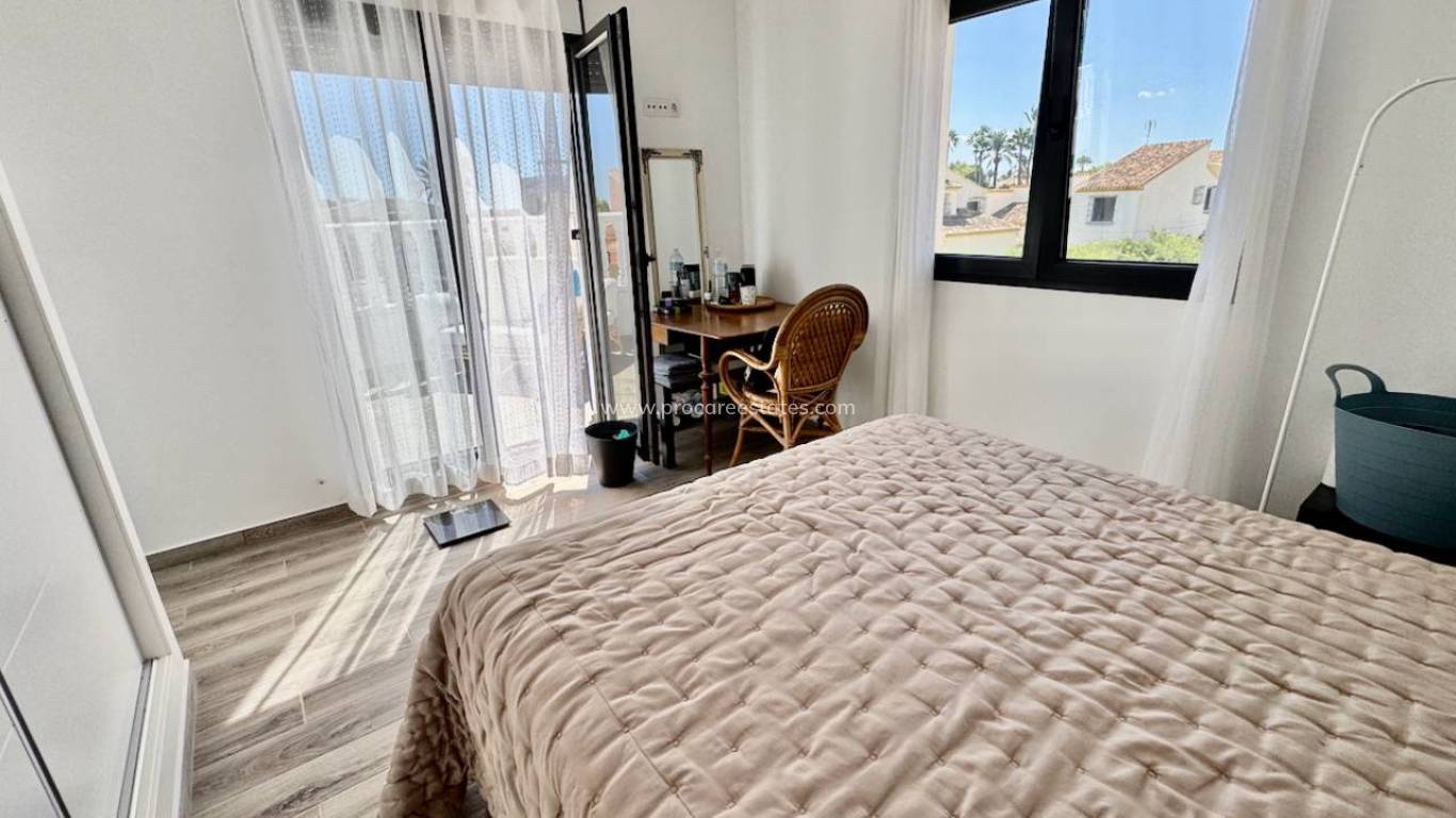 Resale - Villa - Orihuela Costa - Punta Prima