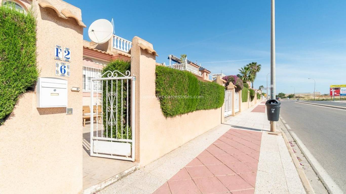 Resale - Villa - Orihuela Costa - Punta Prima