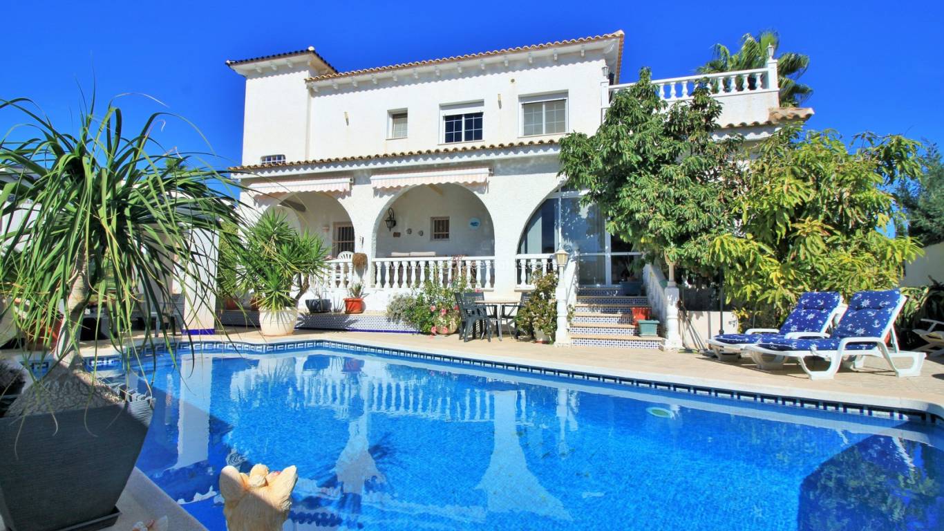 Resale - Villa - Orihuela Costa - Villamartin