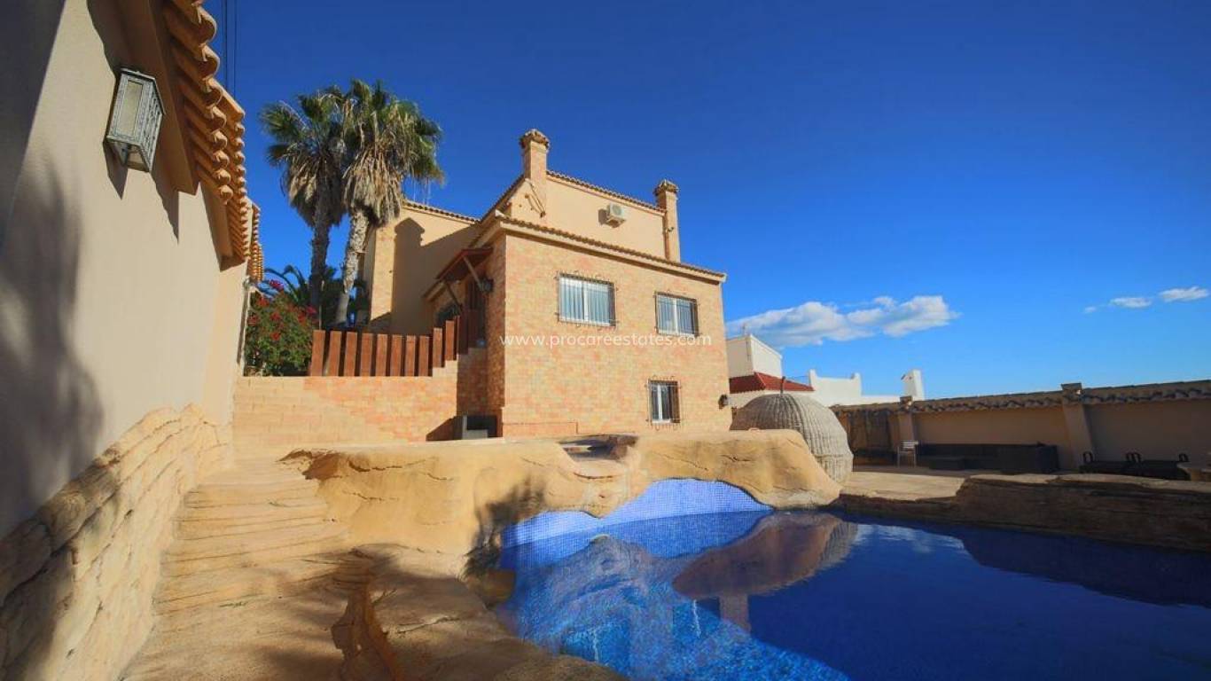 Resale - Villa - Orihuela Costa - Villamartin