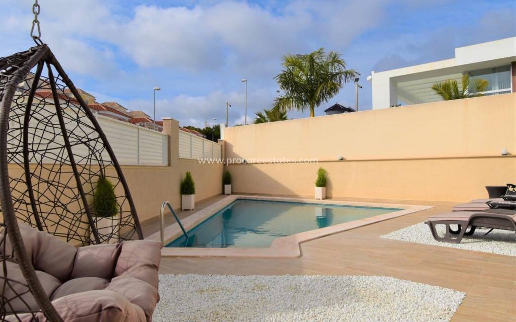 Resale - Villa - Orihuela Costa - Villamartin