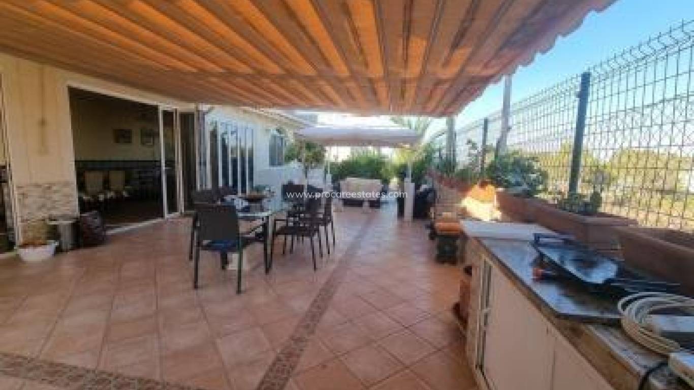 Resale - Villa - Orihuela Costa - Villamartin